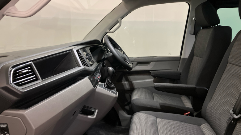 Volkswagen Transporter T32 Lwb Diesel 2.0 TDI 150 Highline Kombi Van DSG